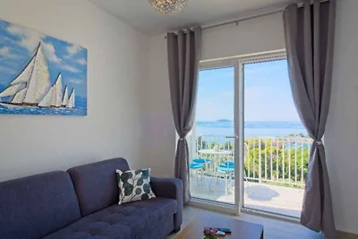 Ferienwohnung mit Terrasse und Meerblick