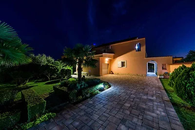 Ferienhaus mit Klimaanlage und Aussenpool