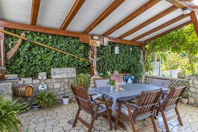 Ferienwohnung mit Meerblick, Garten und Grill