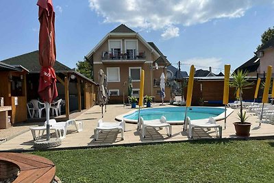 Ferienwohnung mit beheiztem Pool und Internet