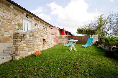 Ferienhaus mit Garten und Grill