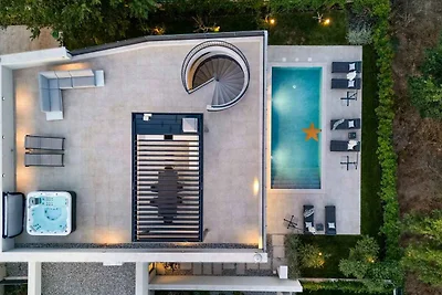 Villa mit Whirlpool und Sauna