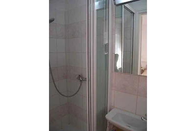 Ferienwohnung mit 4 Bäder, nur 100 m vom