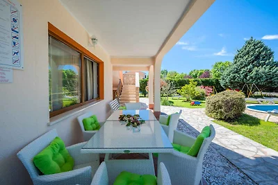 Villa mit Klimaanlage und Pool