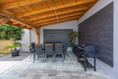 Ferienwohnung mit Balkon und Pool