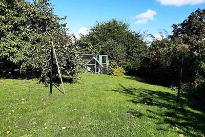 Ferienhaus mit Garten und Terrasse, 800 m zum