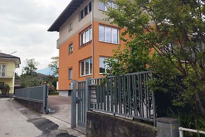 Ferienwohnung mit Balkon und Parkmöglichkeit