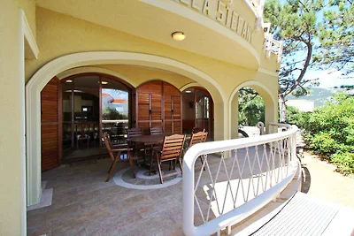 Ferienwohnung mit überdachter Terrasse und