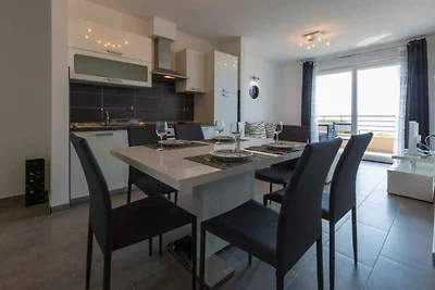 Ferienwohnung mit Meerblick, Whirlpool und