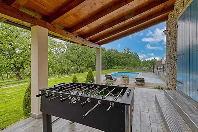 Villa mit Garten und Privatpool