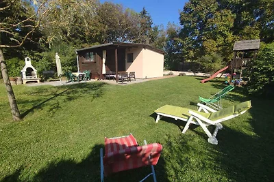 Ferienhaus mit grossem Garten
