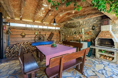 Ferienhaus mit Pool und Klimaanlage