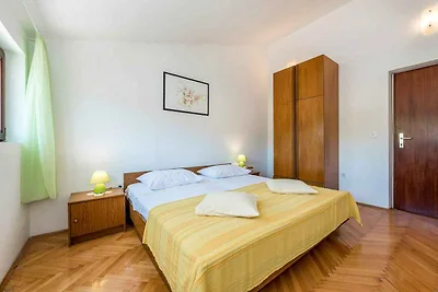 Apartment Zirje mit Meerblick in Strandnähe