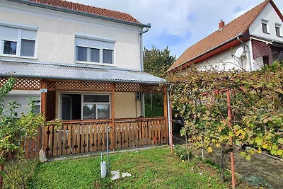 Ferienhaus mit Terrasse und Garten