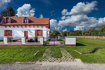 Ferienhaus Mit schöner Einrichtung, Pool,