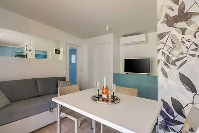 Mobilehome mit Terrasse am Pool