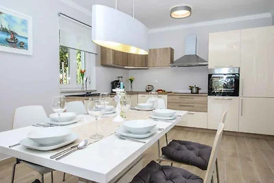 Villa mit Pool und Klimaanlage