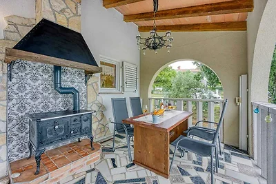 Villa mit Pool und Klimaanlage