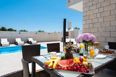 Ferienhaus mit Aussenpool
