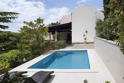 Villa mit Meerblick und Pool