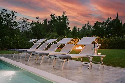 Villa mit Klimaanlage und Aussenpool