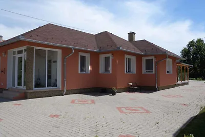 Ferienhaus mit Pool und Internet