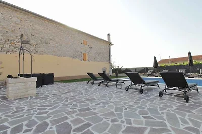 Villa mit Klimaanlage und Pool
