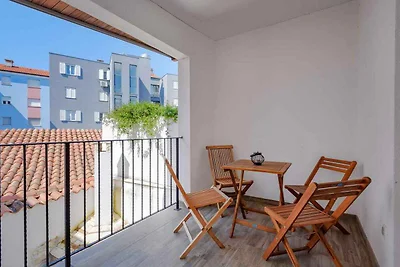 Ferienwohnung mit Balkon und Klimaanlage