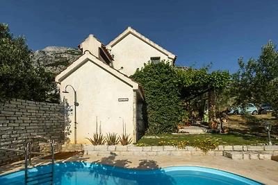 Villa mit Klimaanlage und Pool