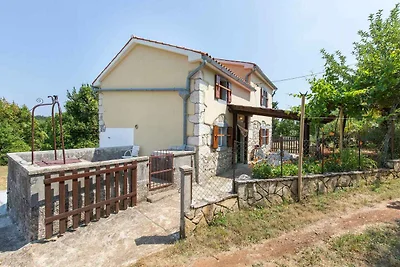 Ferienhaus mit Garten und SAT-TV