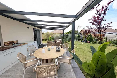 Ferienhaus in ruhiger Lage mit grosser Terras