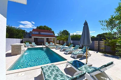 Villa mit Pool