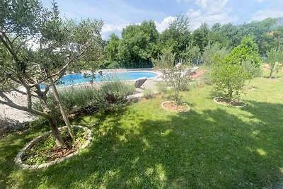 Ferienwohnung mit Pool & Balkon