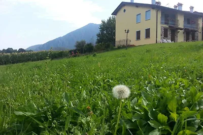 Ferienhaus mit Garten und Bergblick
