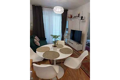 Ferienwohnung mit moderner Einrichtung direkt