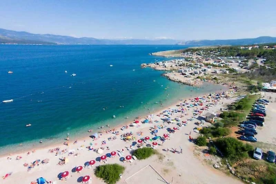 Ivo P. mit Meerblick in Šilo auf der Insel Kr