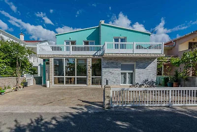 Ferienwohnung mit Balkon und Parkplatz