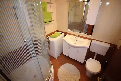 Ferienhaus mit Gartenterrasse und Klimaanlage