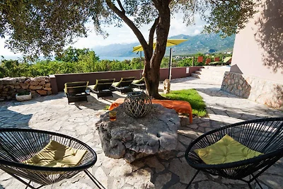 Ferienhaus für 8 Personen mit Pool und