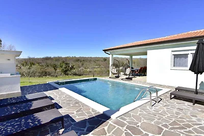 Ferienhaus mit Aussenpool