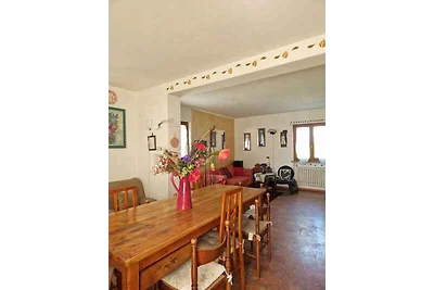 Ferienhaus mit Grill und Pool, teilweise umge