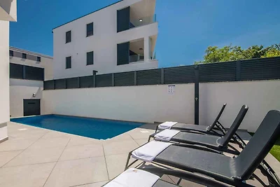 Ferienwohnung mit Pool und Klimaanlage