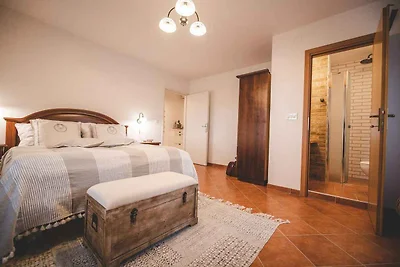 Villa mit Pool und Klimaanlage