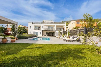 Casa de vacaciones Vacaciones de reposo Podstrana