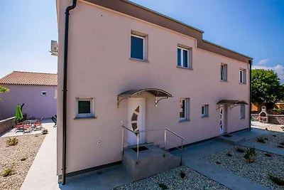 Ferienhaus mit Pool und Klimaanlage