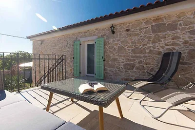 Ferienhaus mit Terrasse und Grill