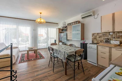 Ferienwohnung mit privater Terrasse zum