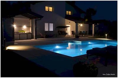 FerienHaus mit beheiztem Pool in der Nähe von