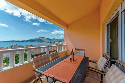 Holiday flat family holiday Okrug Gornji