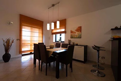 Ferienwohnung mit Pool und Klimaanlage